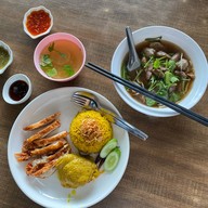 ก๋วยเตี๋ยวเนื้อ นายหมี Apple Loft