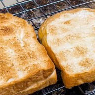 เหนียวหมู-ไก่ทอดแม่ศรีไพร หน้าโลตัสศรีนครินทร์