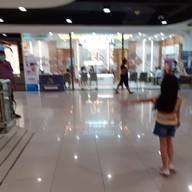 หน้าร้าน พูจองคลินิก อิมพีเรียลเวิลด์ สำโรง