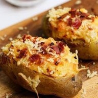 ร้านกูมีแต่กระเพรา (แดรก) -