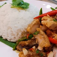 ติดใจ กะเพราตามสั่ง รันเวย์ มาเก็ต