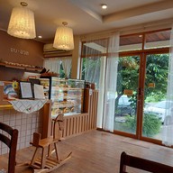 บรรยากาศ Trio  whisk -