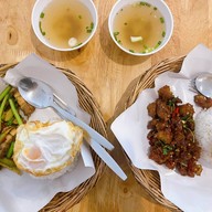 กะเพราอโยธยา สกลนคร สกลนคร