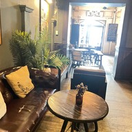 petit peyton traveloque cafe