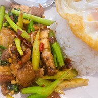 กะเพราอโยธยา สกลนคร สกลนคร