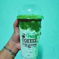 ปังปิ้งเนยฉ่ำ+โรตีสายไหมฟารีดา+โรตีทอดกรอบ+โอวัลตินภูเขาไฟ