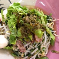 ก๋วยเตี๋ยวเนื้อวัดดงมูลเหล็ก