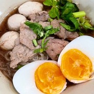 ล้านเตี๋ยวเรือ 3ปอ ธนบุรี