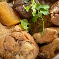 เฮงเฮงก๋วยเตี๊ยวไก่ & ข้าวมันไก่