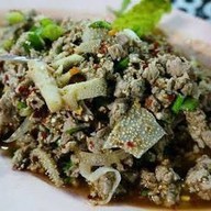 ร้านลาบอีสานตลาดกลางบ้านฉาง ล็อคF4 ติดDIY