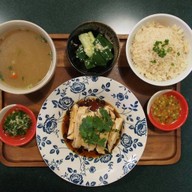 ลาโพโพ อาคารสินธร อาคารสินธร