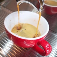 บ้านยายน้อย คาเฟ่&บาร์ หลัก