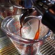 บ้านยายน้อย คาเฟ่&บาร์ หลัก