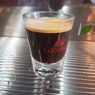 บ้านยายน้อย คาเฟ่&บาร์ หลัก