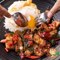 เมนูของร้าน กะเพราขุนช้าง  จริงใจวิลเลจ