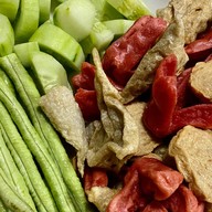 ลูกชิ้นทอด เทย ท.1 (หนองแสง)