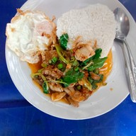 ร้านสวนครัววราพร