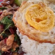 ร้านคุณโอ๋ลูกชิ้นนึ่ง-ทอด