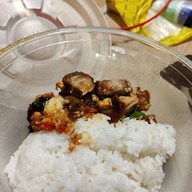 เมนูของร้าน เฟรดดี้ ข้าวแกงกะหรี่ สาทร