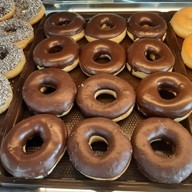 Peach Donut ตลาดวังน้อยเมืองใหม่