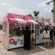 Peach Donut ตลาดวังน้อยเมืองใหม่