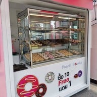 Peach Donut ตลาดวังน้อยเมืองใหม่