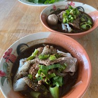 แม่ตี๊ด ก๋วยเตี๋ยวเรือ