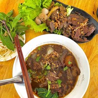 เมนูของร้าน ล้านเตี๋ยว สาขาปตท.สันนาเม็ง