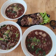 เมนูของร้าน ล้านเตี๋ยว สาขาปตท.สันนาเม็ง