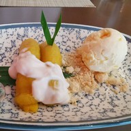 เมนูของร้าน เรือนต้น มณเฑียร สุรวงศ์