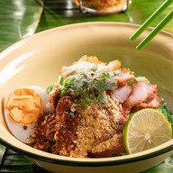 บรรพบุรุษหมูกรอบ รัชดา ( ย้ายร้านมาอยู่รัชดาซอย 3 )