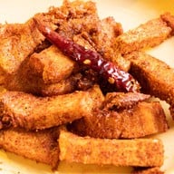 บรรพบุรุษหมูกรอบ รัชดา ( ย้ายร้านมาอยู่รัชดาซอย 3 )