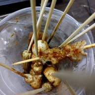 เมนูของร้าน พิซซ่าทอด หม่าล่าป๊ะล่ะ เผ็ดชาซ่าลิ้น กะเพราขุนหลวง ข้าวหมูทอด กินแล้วหยุดไม่ได้ พระราม 2 วัดกก พระราม 2 ซอย 44 เเยก 3 หน้าโรงเรียนวัดกก