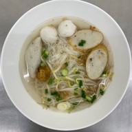 ฝู้เมี่ยน บะหมี่หมูแดง ลูกชิ้นปลา เย็นตาโฟ
