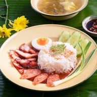 บรรพบุรุษหมูกรอบ รัชดา ( ย้ายร้านมาอยู่รัชดาซอย 3 )