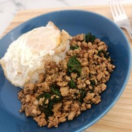 กะเพราโบราณไงไร้น้ำมันbyน้องเนเน่