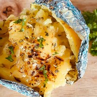 ร้านกูมีแต่กระเพรา (แดรก) -