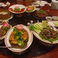 ภัตตาคารอาหารจีนไดนาสตี้ Topland  Hotel