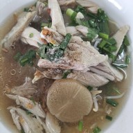 ก๋วยเตี๋ยว  อาหารตามสั่ง นางยักษ์