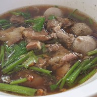 เมนูของร้าน เนื้อตุ๋นรสเด็ด หน้าสวนสมเด็จย่า