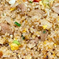 เมนูของร้าน ร้านอิ่มอุ่น กะเพราพริกแห้ง อาหารตามสั่ง สาขาอุดมสุข