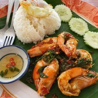 ก๋วยเตี๋ยวเรือแฝด เพ