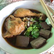 กัปตัน ก๋วยเตี๋ยวไก่ตุ๋นน้ำข้น บ้านอ้อย อ.เมืองสระบุรี