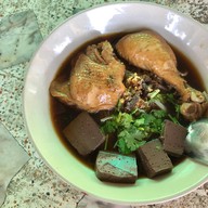 เมนูของร้าน กัปตัน ก๋วยเตี๋ยวไก่ตุ๋นน้ำข้น บ้านอ้อย อ.เมืองสระบุรี