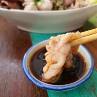 ก๋วยเตี๋ยวเรือแฝด เพ