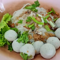 เมนูของร้าน รสหนึ่ง ก๋วยเตี๋ยวเสวยลูกชิ้นปลาเชียงใหม่ เชียงใหม่