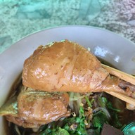 กัปตัน ก๋วยเตี๋ยวไก่ตุ๋นน้ำข้น บ้านอ้อย อ.เมืองสระบุรี