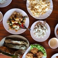 เจ๊ต่าย ปูเป็น สาขาบ้านเพ