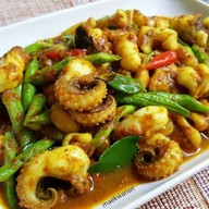 เมนูของร้าน ข้าวปลาแกะ น้ำพริกผัดกากหมู อาหารตามสั่ง by.มากินกัน สาขา1