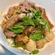 มาลัยก๋วยเตี๋ยวเนื้อตุ๋น เตาถ่าน